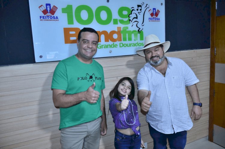 Carlos Bernardo concede entrevista em rádio em Fátima do Sul