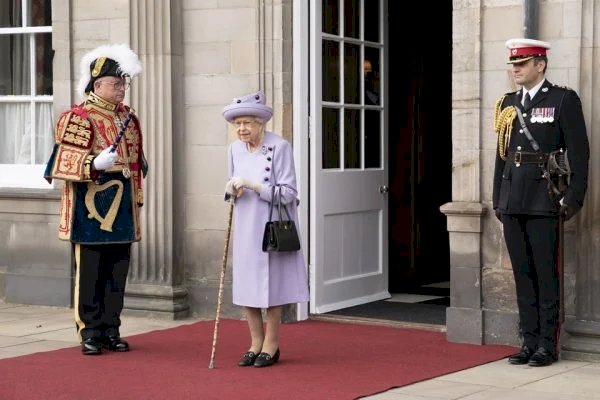 Saiba qual o protocolo real com a morte de Elizabeth na Escócia