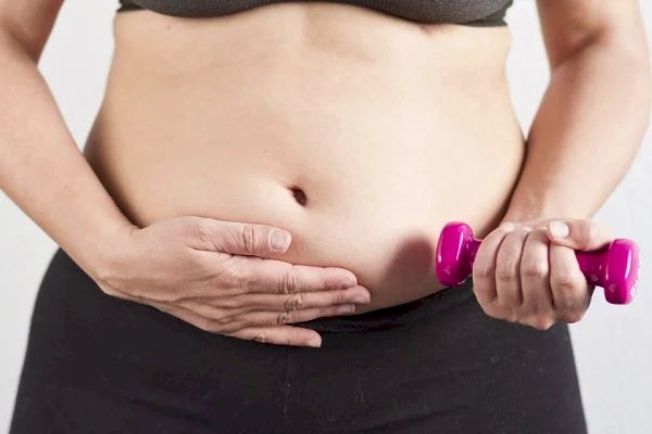 É possível emagrecer sem fazer dieta? Endocrinologista esclarece