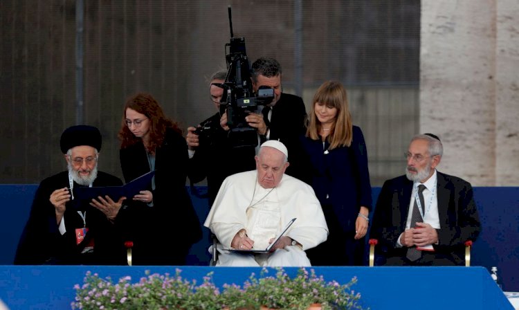 Papa faz apelo para evitar ameaça de guerra nuclear na Ucrânia