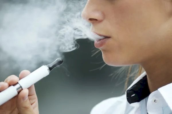 Uso de vape pode causar apodrecimento dos dentes, diz estudo