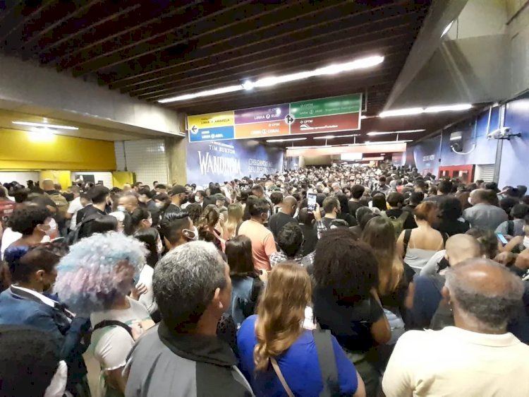 Falha de energia paralisa operação na Linha 4 - Amarela do Metrô de SP